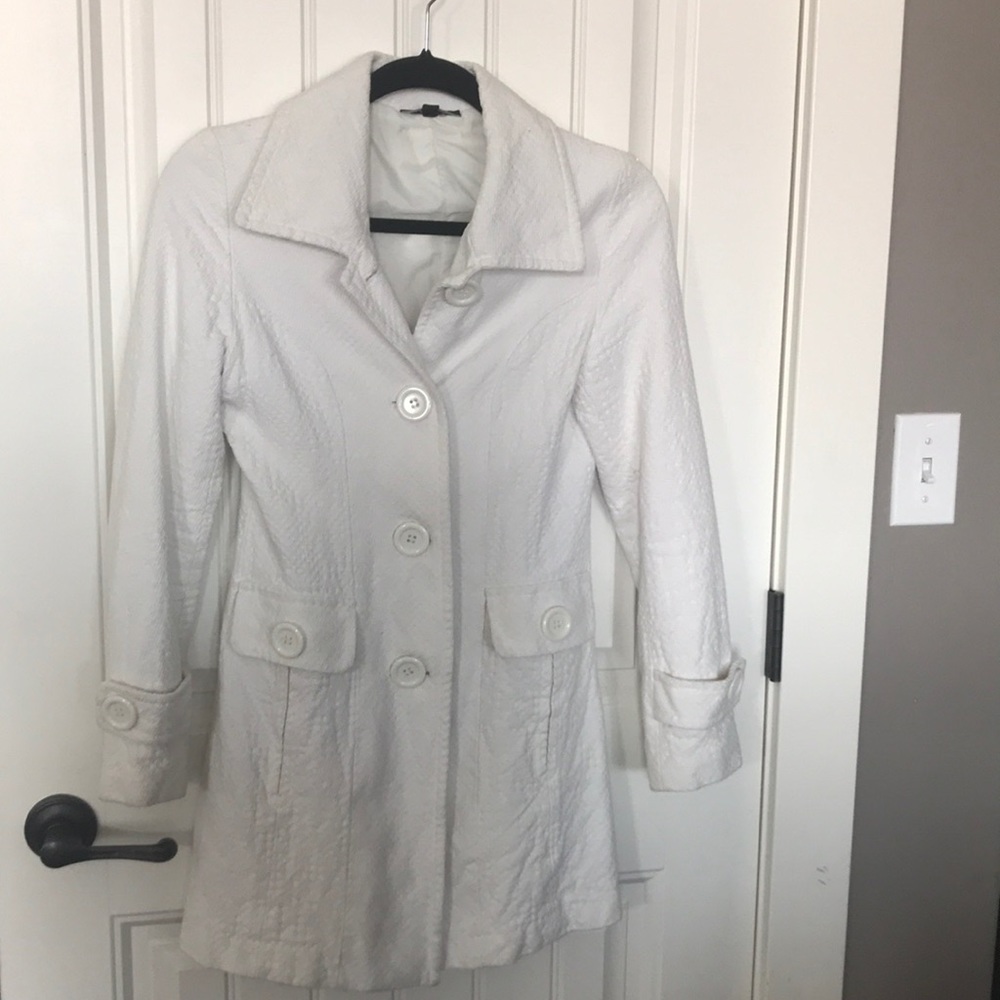 White coat size small